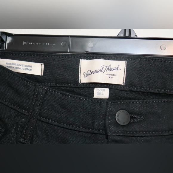 Universal Threads Woman's High Rise Skinny Jeans Denim Black NWT Size 16 - Picture 3 of 3